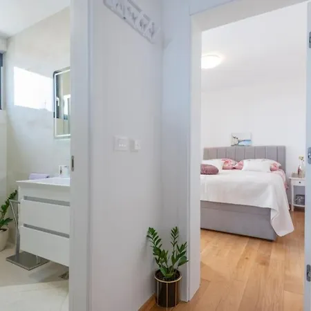 Lux App With Seaview-city Center Apartment *