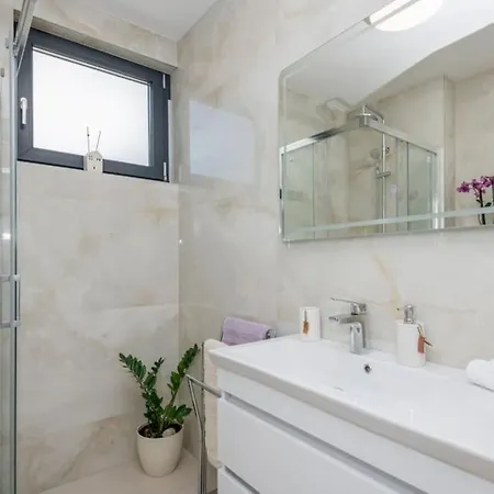 Apartment Lux App With Seaview-city Center *