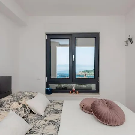 Lux App With Seaview-city Center Apartment
