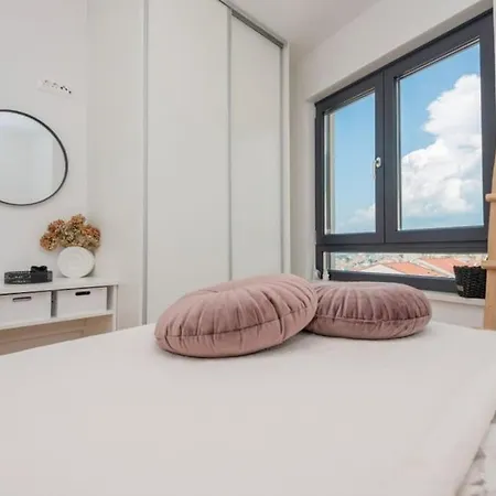 Lux App With Seaview-city Center Apartment Makarska