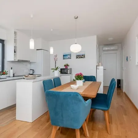 Lux App With Seaview-city Center Apartment